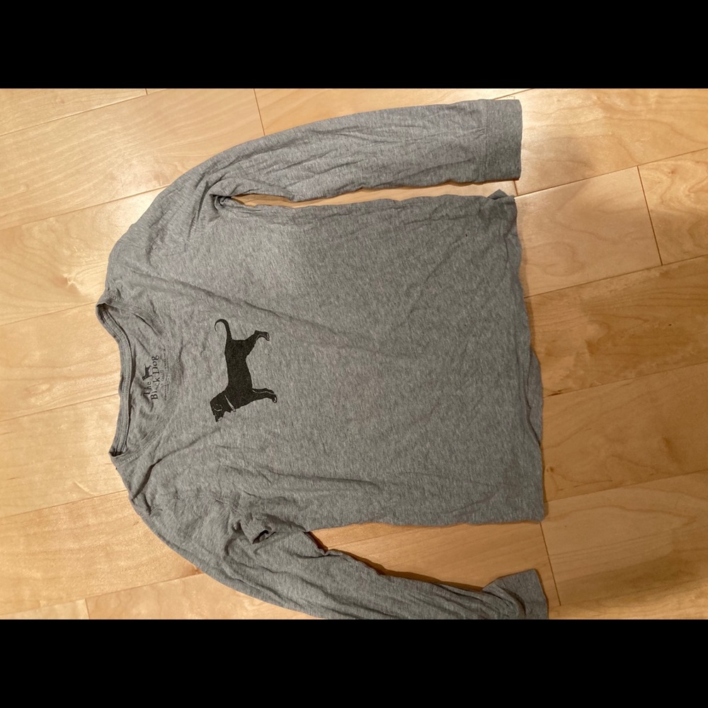 Black dog long sleeved tee